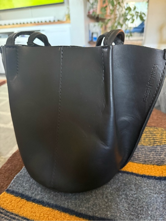 Portland Leather Handbags - Portland Leather Devan Bucket Tote Small (Classic) Size Black Almost Perfect